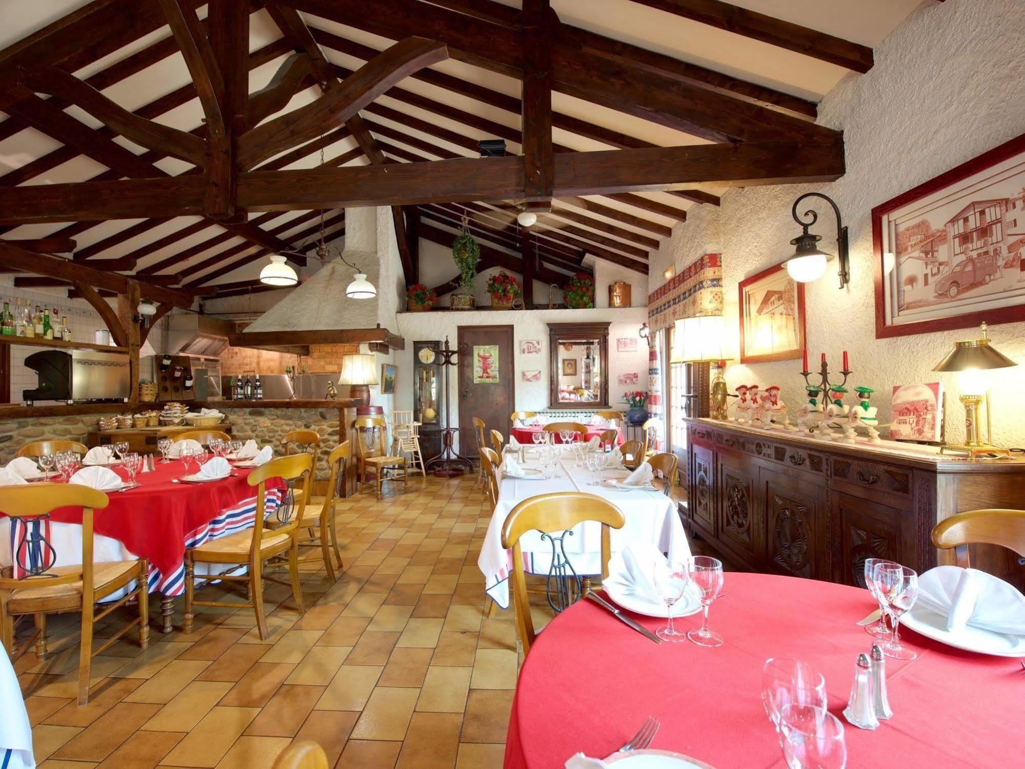 Auberge Chez Tante Ursule Камбо-ле-Бен Экстерьер фото