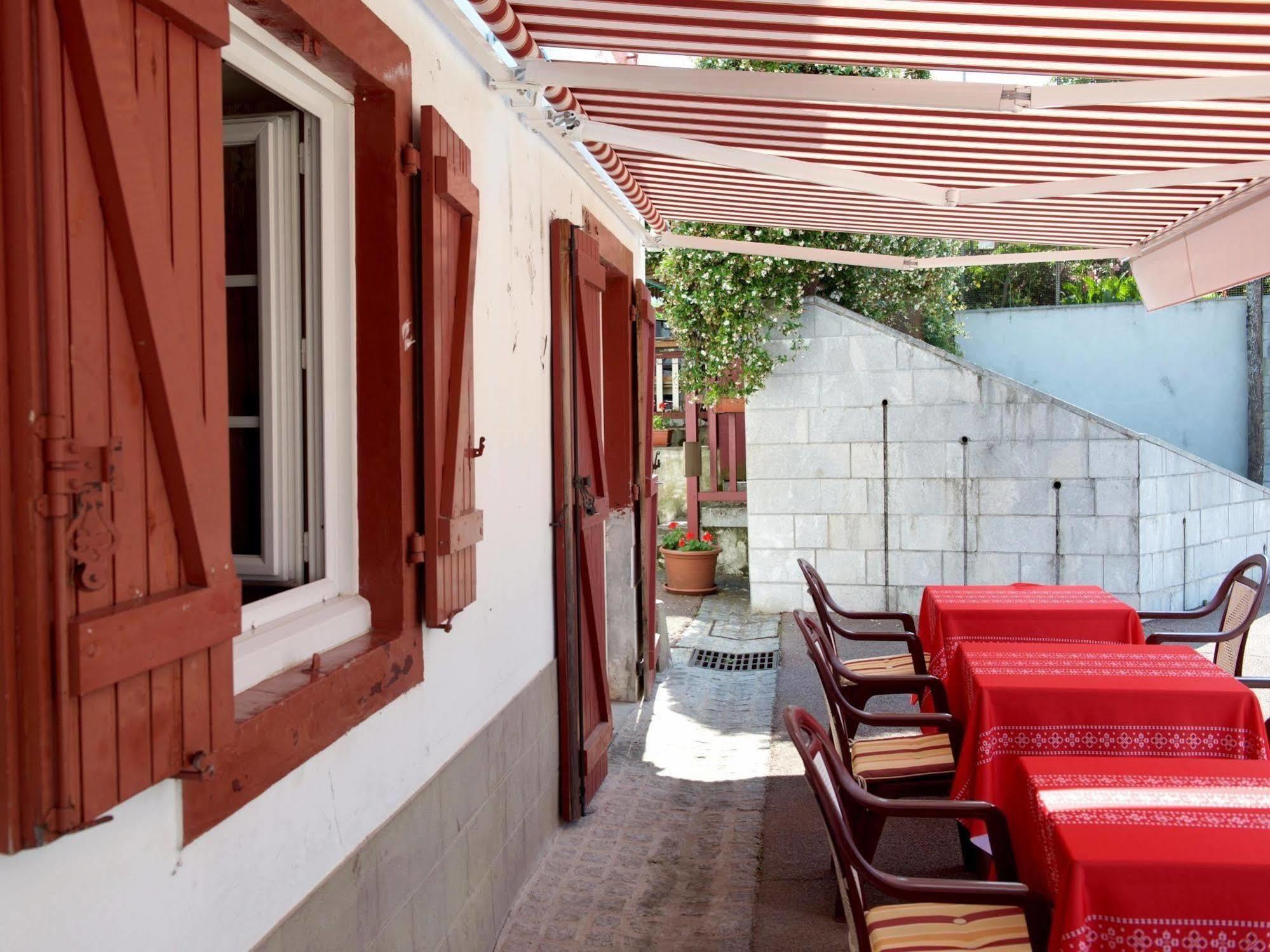 Auberge Chez Tante Ursule Камбо-ле-Бен Экстерьер фото